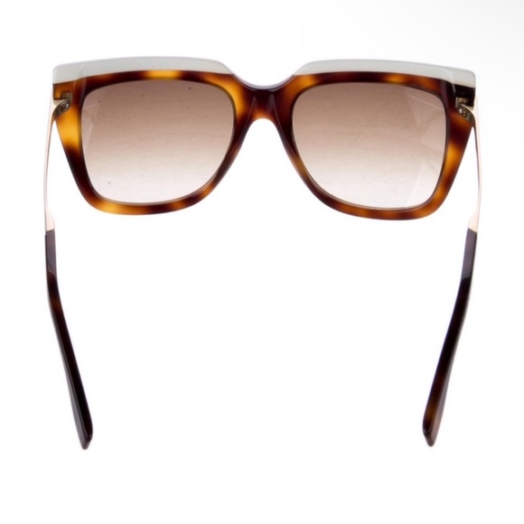 ❌SOLD❌ Fendi Sunglasses - Picture 5 of 6